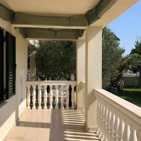 Nyaraló Olive Grove By Interhome Nin