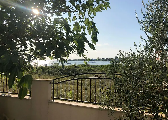 Olive Grove By Interhome Нин