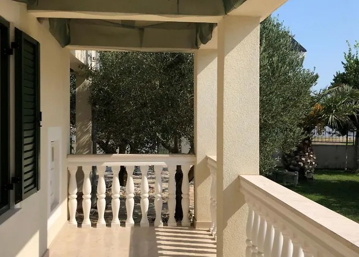 Semesterbostad Olive Grove By Interhome Nin